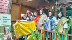 Bukit Asam Berdayakan Para IRT dengan Kerajinan Songket: Jadi Penghasilan Tambahan bagi Emak-emak