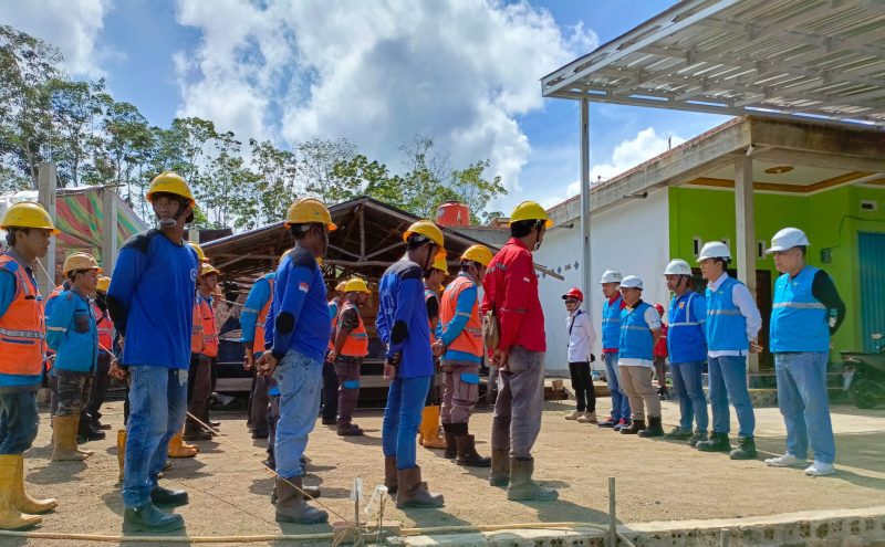 PLN Unit Layanan Pelanggan [ULP] Pangkalan Balai 'mengeksekusi' tak kurang dari 303 pohon yang mengganggu jaringan listrik melalui kegiatan Gebyar ROW [Right of Way].
