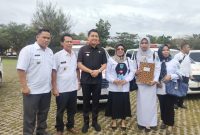 Puskesmas Kandis mendapat tambahan mobil Ambulance baru dari Pemerintah Kabupaten Ogan Ilir [Pemkab OI]. Mobil operasional tersebut diserahkan langsung Bupati Panca Wijaya Akbar kepada Kepala Puskesmas Kandis Parida SKM di Gedung Perkantiran Terpadu Tanjung Senau Indralaya pada Rabu 8 Mei 2024.