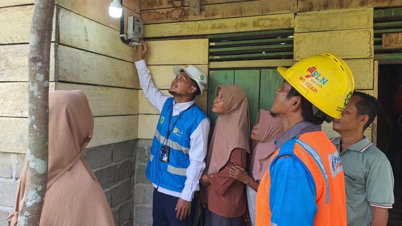 Sebanyak 274 Kepala Keluarga [KK] di Dusun Cimpur, Dusun IV Pauh Ranap dan Desa Pauh Ranap Kecamatan Peranap, Kabupaten Indragiri Hulu, Provinsi Riau kini bisa menikmati listrik PLN 24 jam.