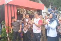 Pj Bupati Muhammad Farid secara resmi membuka pameran pembangunan dalam rangka peringatan Hari Jadi Kabupaten Lahat ke-155 perayaan XXVI, Senin 13 Mei 2024 di Lapangan Seganti Setungguan Lahat.