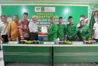 Bukti keseriusan maju sebagai bakal calon gubernur Sumatera Selatan [Bacagub Sumsel] dalam gelanggang kontestasi pada Pilkada Serentak 27 November 2024 mendatang, H Mawardi Yahya mengantarkan langsung berkas formulir Bacagub ke Kantor DPW PPP Sumsel di Palembang, Jumat 17 Mei 2024.