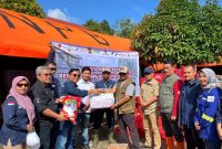 Peduli bencana di Sumatera Barat [Sumbar], industri hulu migas melalui SKK Migas wilayah Perwakilan Sumbagut bersinergi dengan KKKS wilayah Riau dan Sumbar memberikan bantuan paket sembako dengan jumlah lebih dari 1000 paket yang terdiri dari beras, minyak goreng dan nie instan.