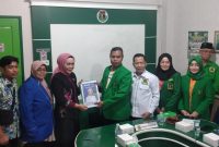 Bacagub Sumsel Ir Hj Holda MSi resmi mengembalikan Formulir Pendaftaran Bacagub kepada PPP, Jumat 24 Mei di kantor DPW PPP Sumsel