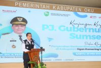 Penjabat (Pj) Gubernur Sumatera Selatan (Sumsel) Agus Fatoni gerak cepat menanggulangi dampak pasca banjir yang melanda sejumlah wilayah di Kabupaten Ogan Komering Ulu (OKU). Dalam kesempatan ini, dirinya menyerahkan bantuan tahap lima di pendopo Rumah Dinas (Rumdin) Bupati OKU, Kabupaten OKU, Sumatera Selatan, Sabtu 25 Mei 2024.