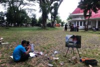 Program menggambar bersama seribu pelukis pada *Mei Bulan Menggambar Nasional 2024* yang diselenggarakan di Gedung Kesenian Palembang, berlangsung meriah.