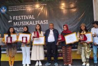 Festival Musikalisasi Puisi [FMP] berlangsung semarak di Cafe Utopiap Palembang dan diikuti 14 tim dari berbagai pelajar dari SMA se-Sumatera Selatan dan puncaknya mengahsilkan 10 tim finalis ke tingkat Nasional di Jakarta. Gelaran tersebut diselenggarakan Balai Bahasa Provunsi Sumsel pada Sabtu 8 Juni 2024.