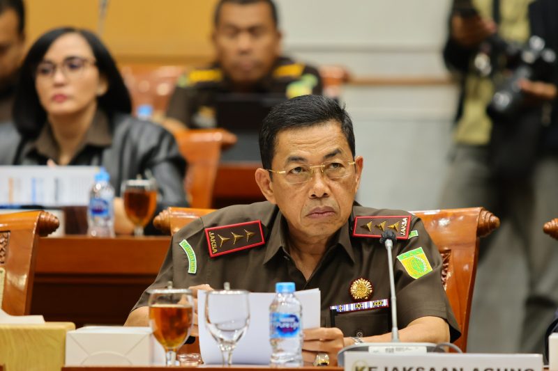 Wakil Jaksa Agung [Wakajagung] Dr Sunarta mewakili Jaksa Agung menghadiri rapat kerja [Raker] dengan Komisi III Dewan Perwakilan Rakyat Republik Indonesia [DPR RI] membahas Rencana Kerja Anggaran [RKA] dan Rencana Kerja Pemerintah [RKP] Kementerian/Lembaga [K/L] Tahun Anggaran 2025. Raker belangsung di Gedung Nusantara II Kompleks Parlemen DPR RI, Kamis 13 Juni 2024.