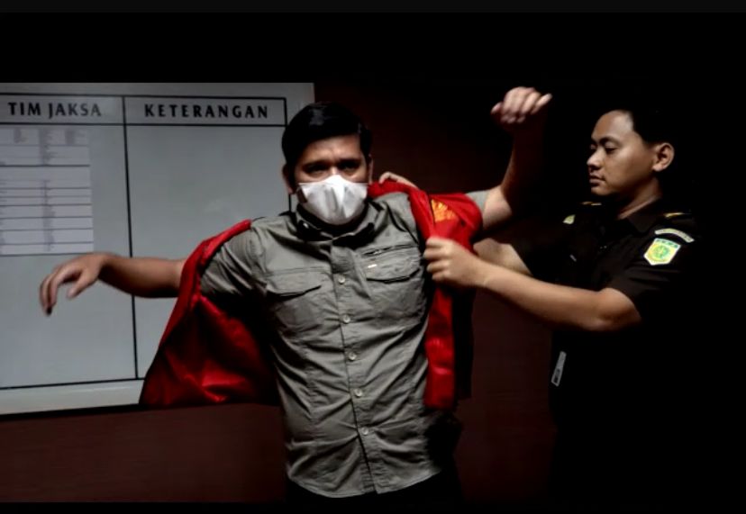 Sebelumnya, Kejati Sumsel kembali menetapkan satu orang tersangka berinisial HF selaku Kabid Pembangunan Ekonomi dan Desa dalam perkara dugaan tindak pidana korupsi pada kegiatan pembuatan dan pengelolaan jaringan/instalasi kkkunikasi dan informasi lokal Dinas PMD Muba Tahun Anggaran 2019-2023, Selasa 11 Juni 2024.