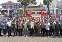 Pemerintah kota Palembang melalui Sekretaris Daerah [Sekda] kota Palembang, H Ratu Dewa gelar langsung Apel Siaga Kamtibnas
dalam rangka Persiapan Pemilukada 2024 di halaman kantor Kecamatan Ilir Barat Satu, Jumat 21 Juni 2024.
