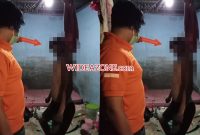 Ditengarai masalah asmara seorang remaja di Sintang, Kalimantan Barat [Kalbar] nekat mengkahiri hidupnya dengan gantung diri di kamar kos.