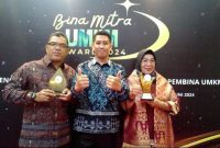 PT Bukit Asam Tbk (PTBA) sukses meraih 2 penghargaan dalam ajang Bina Mitra UMKM Award 2024 di Jakarta, Sabtu 29 Juni 2024.