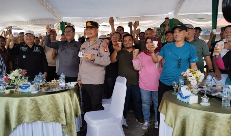 Bertempat di plataran dan sepanjang pinggir Ayek Lematang pada Sabtu 13 Juli 2024 diselenggarakan pemecahan Rekor Muri dalam Gerakan Minum Kopi Serentak dan terbanyak di pinggir sungai se-Sumatera Selatan secara virtual [zoom meeting] bersama Pj Gubernur Sumatera Selatan.