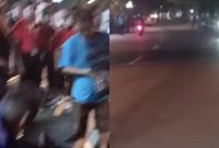 Tumpahan atau ceceran minyak jenis Solar di sepanjang jalan Protokol di Pontianak mencelakai pengendara kendaraan yang melintas. Di antaranya seorang laki-laki [pengendara motor] yang mengalami kecelakaan di Jalan Utama Purnama depan Alfamart, sekitar pukul 23.19 WIB, Minggu 14 Juli 2024.
