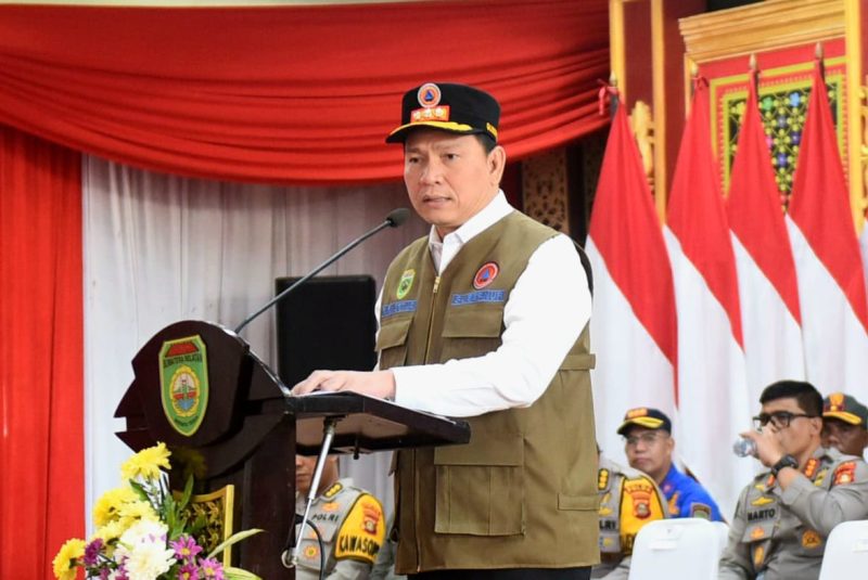 Penjabat (Pj) Gubernur Sumatera Selatan (Sumsel) Elen Setiadi SH MSE menjadi Inspektur Upacara pada kegiatan Pembukaan Pelatihan Penanggulangan Karhutla di Wilayah Sumsel diselenggarakan Polda Sumsel di Griya Agung Palembang, Kamis 25 Juli 2024, pagi. 