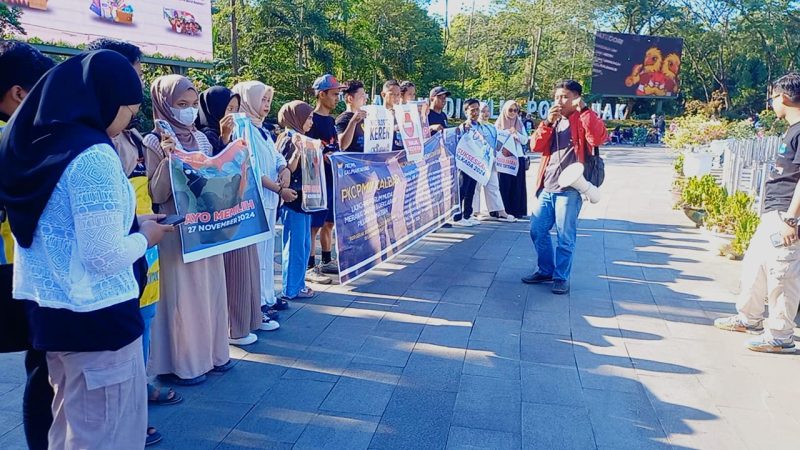 PKC PMII Kalimantan Barat [Kalbar] menggelar deklarasi pemilihan kepala daerah [Pilkada] damai, selain itu mengajak masyarakat dan generasi millenial [Gen-Z] untuk andil dalam pernyataan tersebut, Kamis 8 Agustus 2024.