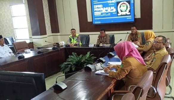 Ketua DPRD Prabumulih Sutarno SE MIKOM mengapresiasi Ormas LALRI yang menyoroti persoalan pungutan liar [Pungli] di tingkat SD hingga SMA. Bahkan dirinya membaur bersama massa aksi LAKRI yang tengah berunjuk rasa pada Selasa 14 Mei 2024.