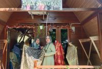 SIBA menghadirkan hasil karya [Songket] para ibu rumah tangga [IRT] yang ramah lingkungan.