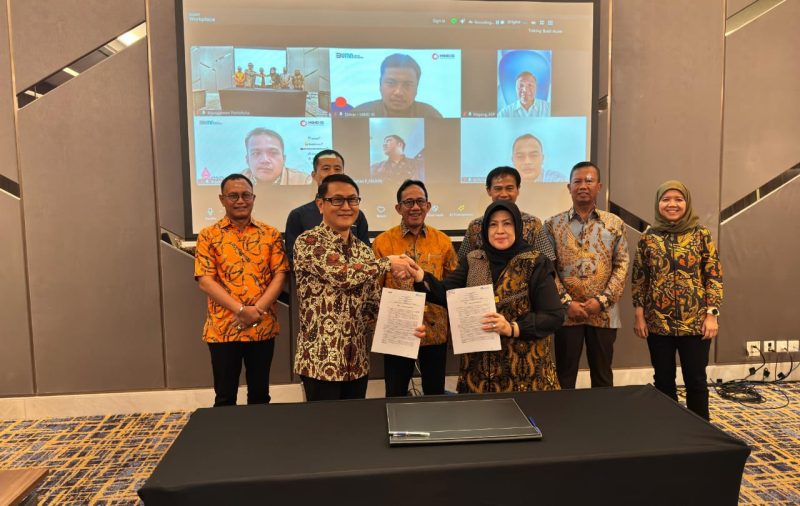 Dua anak perusahaan PT Bukit Asam Tbk [PTBA] di antaranya PT Huadian Bukit Asam Power [HBAP] dan PT Bukit Pembangkit Innovative [BPI] yang bergerak di bidang pembangkit listrik tenaga uap, menyepakati Nota Kesepahaman [Memorandum of Understanding/MoU] dalam Komitmen Prioritas Perdagangan Karbon.