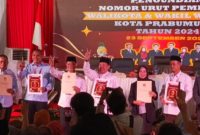 Komisi Pemilihan Umum (KPU) kota Prabumulih, telah resmi menetapkan tiga pasangan calon Wali kota dan Wakil Wali kota yang akan bertarung pada Pilkada 27 November mendatang. Ketiga pasangan calon tersebut, yakni H Arlan dan Franky Nasril (Laky), Hj Ngesti Ridho Yahya dan H Mat Amin (BerGEMA), serta H Andriansyah Fikri dan Syamdakir Amrullah (BerFIKIR).