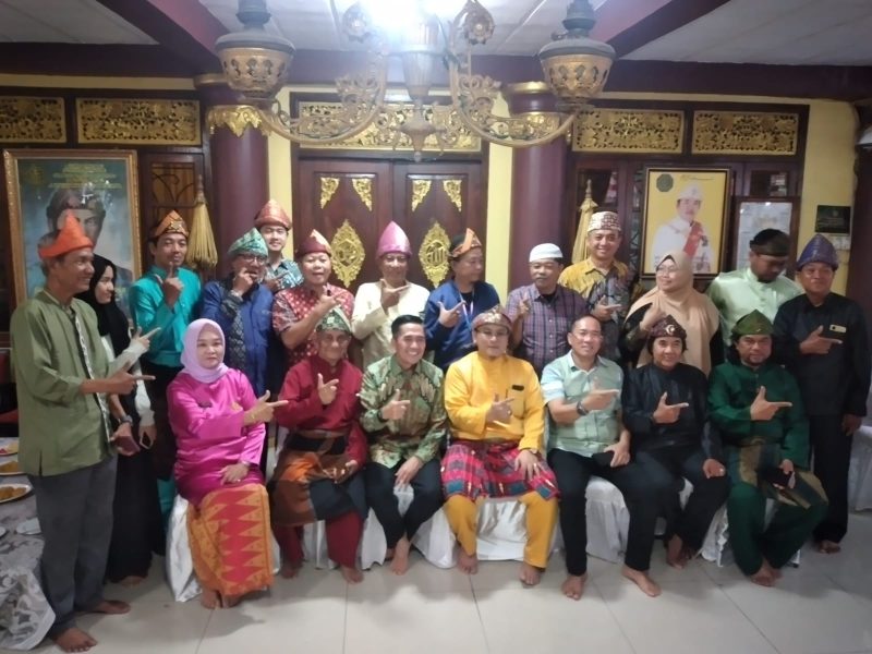 Kunjungan dan dialog bersama Calon Walikota Palembang Drs Ratu Dewa Msi dan jajaran di Istana Adat Kesultanan Palembang Darussalam di Jalan Sultan M Masyur , Kecamatan IB II , Palembang, Minggu 29 September 2024, sore.