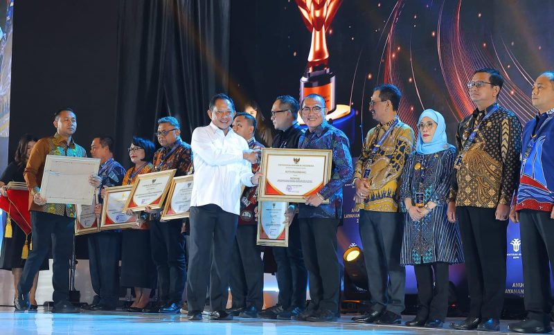 Kali Ketiga Pemerintah Kota [Pemkot] Palembang melalui Dinas Penanaman Modal dan Pelayanan Terpadu Satu Pintu [DPMPTSP] kota Palembang kembali raih penghargaan Anugerah Layanan Investasi [ALI] 2024 dari Kementerian Investasi/BKPM.