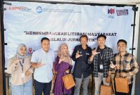 Relawan Muda Peduli Nusantara [RMPN] dengan menggandeng Oktap Riyadi sebagai Ketua Dewan Kehormatan PWI Sumsel sekaligus Jurnalis Senior Sumatera Selatan sukses menggelar literasi keenam Kelas Jurnalistik di Monte Cafe, Selasa 15 Oktober 2024.