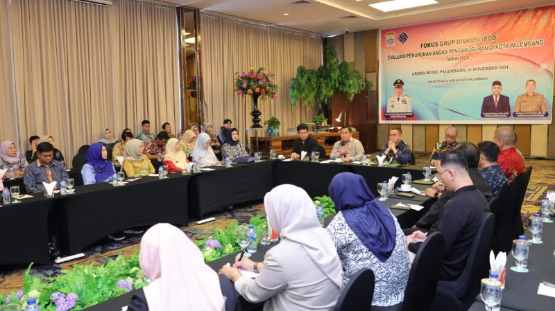 Pemerintah Kota Palembang melalui Dinas Ketenagakerjaan menggelar focus group discussion [FGD] Evaluasi Penurunan Angka Pengangguran di Palembang.