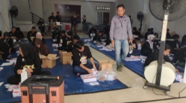 Komisi Pemilihan Umum [KPU] Kota Prabumulih berhasil menyelesaikan proses sortir dan pelipatan surat suara untuk Pemilihan Gubernur dan Wakil Gubernur Sumatera Selatan, serta Pemilihan Wali Kota dan Wakil Wali Kota Prabumulih [Pilkada] 2024.