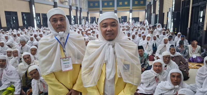 Ketua Umum PPITNI Dempo Xler dalam keterangan pers didampingi Ketua Harian DPW PPITNI Sumsel Abdi Syah sekaligus Ketua Panitia di hadapan ribuan jamaahnya.