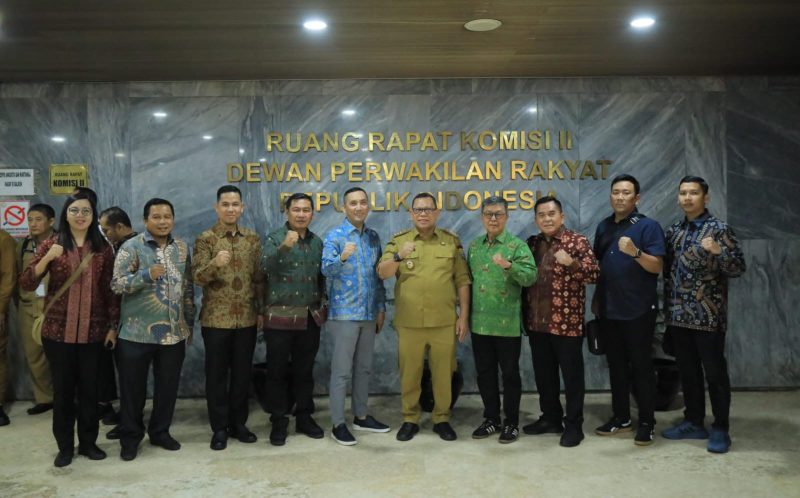 Penjabat [Pj] Wali Kota Palembang Ucok Abdulrauf Damenta dan Pj Gunernur Sumsel Elen Setiadi menghadiri rapat kerja [Raker] dan rapat dengar pendapat [RDP] bersama DPR RI.