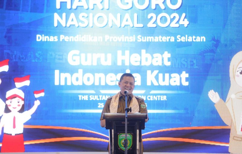 Penajabat Gubernur Sumsel Elen Setiadi SH MSE di hadapan 15 ribu guru SMA/SMK dalam gelaran HGN, berlangsung di The Sultan Convention Center Palembang, Senin 25 November 2024.