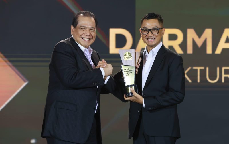 Direktur Utama PT PLN (Persero), Darmawan Prasodjo kembali dinobatkan sebagai CEO of The Year untuk ketiga kalinya secara berturut-turut sejak 2022.