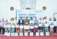 Momen libur sekolah, Yayasan Baitul Maal [YBM] PLN UID S2JB menyelenggarakan kegiatan khitanan massal di Masjid Nurul Ikhwan dengan tema “Bersama Khitan Sehat Anak Sholeh Membentuk Generasi Muslim yang Taat, Sehat, dan Berakhlak Mulia Sejak Dini.”