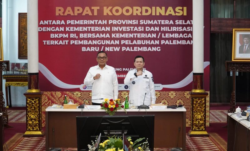 Penjabat (Pj) Gubernur Sumatera Selatan (Sumsel) Elen Setiadi SH MSE bersama Wakil Menteri Kementerian Investasi dan Hilirisasi/Wakil Kepala Badan Koordinasi Penanaman Modal (BKPM), Todotua Pasaribu menggelar Rapat Koordinasi (Rakor) terkait Pembangunan Pelabuhan Pelembang Baru bertempat di Griya Agung Palembang, Rabu 6 November 2024.