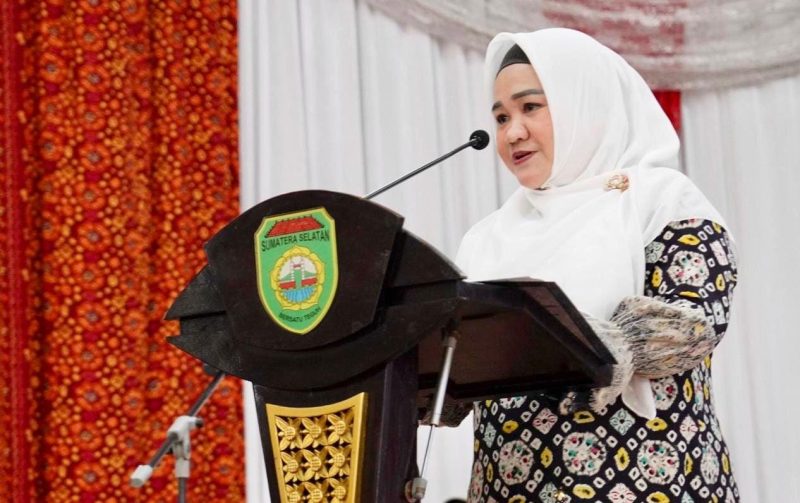 Penjabat (Pj) Ketua Tim Penggerak Pemberdayaan Kesejahteraan Keluarga Provinsi Sumatera Selatan (TP-PKK Sumsel) Melza Elen Setiadi menggelar pengajian rutin bulanan yang merupakan siraman rohani dan upaya peningkatan keimanan dan ketakwaan bagi para ibu yang tergabung dalam majelis taklim bertempat di Griya Agung Palembang, Jumat 15 November 2024.