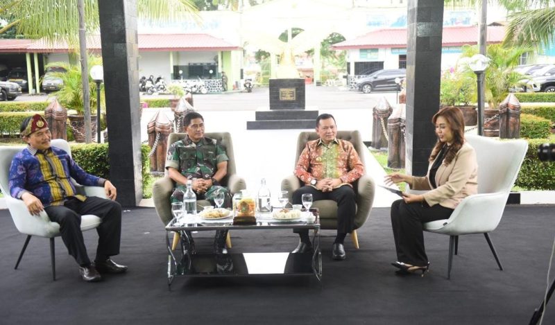 Penjabat (Pj) Gubernur Sumatera Selatan (Sumsel) Elen Setiadi SH MSE menjadi narasumber dalam acara Talkshow TVRI #Seruput Cuko (Ngobrol Seru Seputar Cagar Budaya dan Objek Pemajuan Kebudayaan). Kegiatan ini diselenggarakan Balai Pelestarian Kebudayaan Wilayah VI, di Benteng Kuto Besak (BKB) Palembang, Jumat 22 November 2024, siang.
