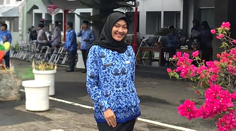 Tutia Rahmi, seorang yang mampu menjadi PNS di Muara Enim.