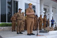 Sekretaris Daerah [Sekda] Kabupaten Asahan Drs Zainal Aripin Sinaga MH memimpin apel gabungan bulan Januari ditahun 2025 di Halaman Kantor Bupati Asahan, Senin 6 Januari 2025.