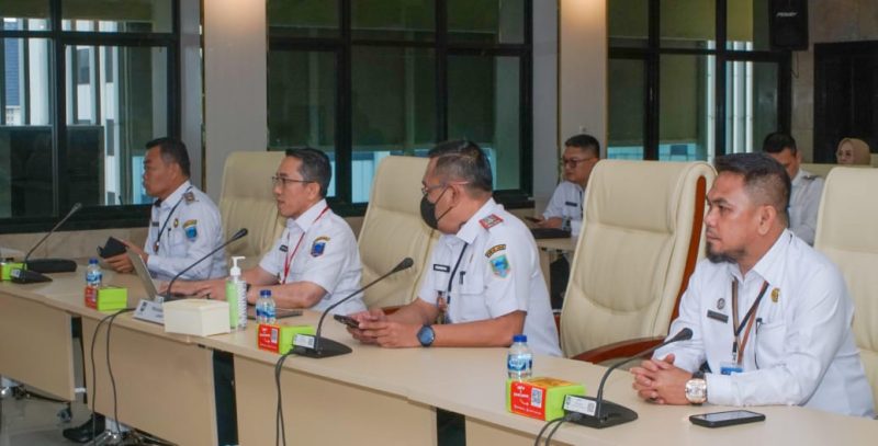 Penjabat [Pj] Bupati Kabupaten Lahat, Imam Pasli SSTP MSi didampingi Sekretaris Daerahnya Chandra SH MM, beserta jajaran perangkat daerah melaksanakan evaluasi kinerja atas pelaksanaan tugas Penjabat Kepala Daerah Periode Triwulan II.