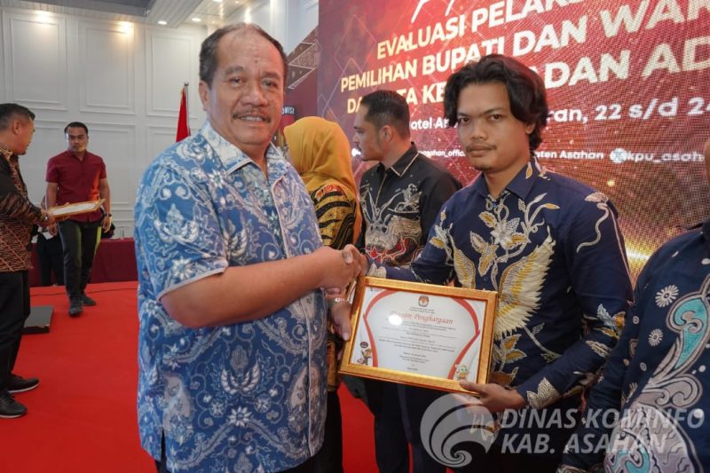 Wakil Bupati Asahan Taufik Zainal Abidin Siregar SSos MSi menghadiri rapat koordinasi [Rakor] evaluasi pelaksanaan tahapan pemilihan Bupati dan Wakil Bupati Asahan dan tata kerja badan Adhoc Tahun 2024 bertempat di Hotel Antariksa Kisaran, Selasa 22 Januari 2024.