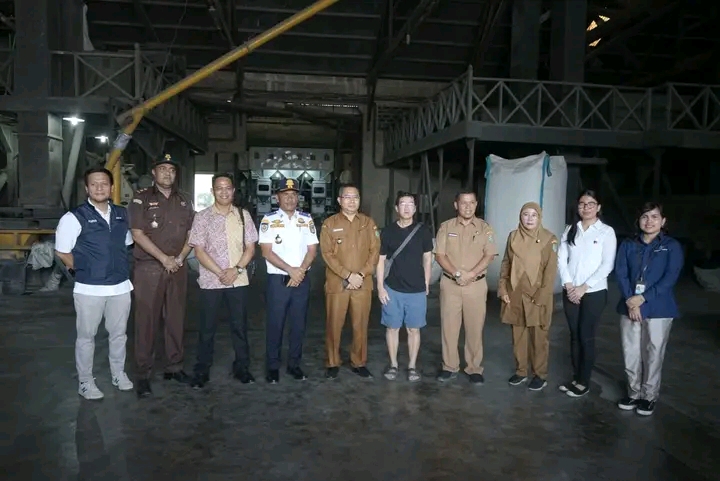 Pemerintah Kabupaten [Pemkab] Asahan melalui Tim Ketahanan Pangan melakukan inspeksi mendadak atau Sidak harga dan kebutuhan bahan pokok menjelang Natal 2024-Tahun baru 2025 [Nataru] di sejumlah pasar di antaranya pasar Kartini, Inpres 2, Kilang Padi dan Gudang Bulog, Senin 23 Desember 2024.