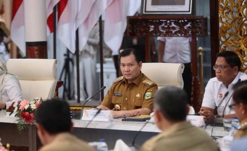 Penjabat Gubernur Elen Setiadi SH MSE memimpin  Rapat Koordinasi [Rakor] Lanjutan Penyerapan Pengendalian Harga Gabah di Provinsi Sumsel, bertempat di Griya Agung, Selasa 11 Februari 2025.
