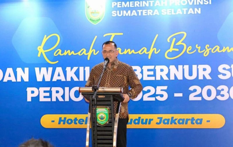 Sekretaris Daerah [Sekda] Sumsel Drs H Edward Candra MH dalam pertemuan silaturahmi dengan Gubernur Sumsel dan Wakil Gubernur Sumsel Terpilih H Herman Deru dan Cik Ujang di Hotel Borobudur Jakarta, Rabu 19 Februari 2025.
