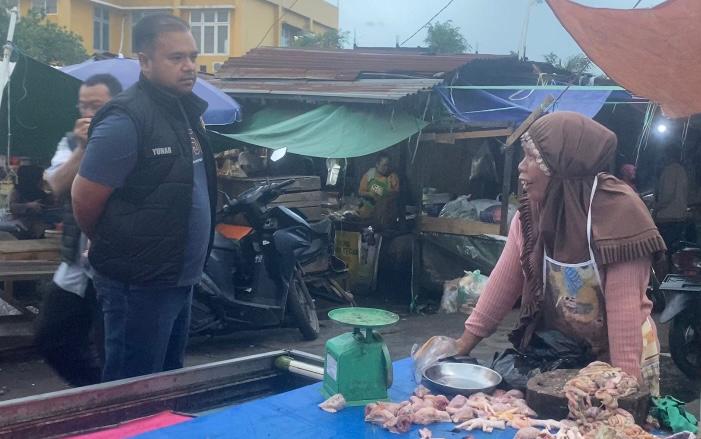 Satuan Tugas [Satgas] Pangan Pidsus Polrestabes Palembang melakukan inspeksi mendadak [sidak] di Pasar 7 Ulu dan Pasar Induk Jakabaring Palembang pada Jumat 28 Februari 2025.