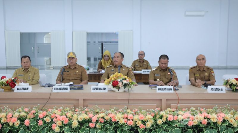 Bupati Asahan Taufik Zainal Abidin Siregar SSos MSi memimpin Rapat Koordinasi Pemerintahan [Rakorpem] Bulan Maret 2025 di Aula Melati Kantor Bupati Asahan, Senin 3 Maret 2025.