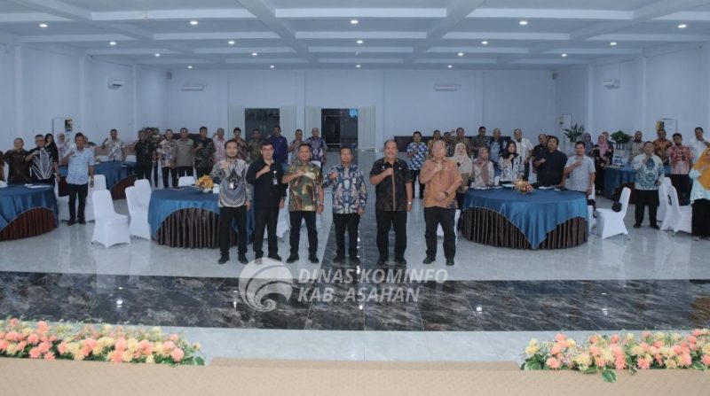 Bupati Asahan Taufik Zainal Abidin Siregar SSos MSi menerima Kunjungan Kerja [Kunker] dan Supervisi Badan Pemeriksa Keuangan RI Perwakilan Sumatera Utara [BPK Sumut] di Aula Melati Kantor Bupati Asahan, Jumat 7 Maret 2025.