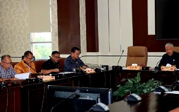 Badan Pembentukan Peraturan Daerah [Bapemperda] DPRD Kota Prabumulih menggelar rapat lanjutan, membahas penyempurnaan Tata Tertib DPRD pada Rabu 5 Maret 2025, pukul 09.00 WIB di Ruang Rapat DPRD Kota Prabumulih.