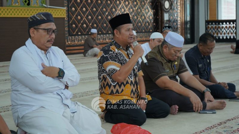 Badan Kesejahteraan Masjid [BKM] Agung H Achmad Bakrie Kisaran menyalurkan bantuan untuk 50 orang anak yatim dan 87 orang kaum dhuafa yang berada disekitaran Kota Kisaran, Jumat 14 Maret 2025.