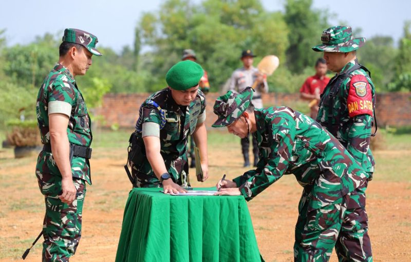 Wali Kota Palembang Ratu Dewa menghadiri penutupan Tentara Manunggal Membangun Desa [TMMD] ke-123/2025, di Pondok Pesantren Thawalib Sriwijaya, Kecamatan Gandus, Kamis 20 Maret 2025.